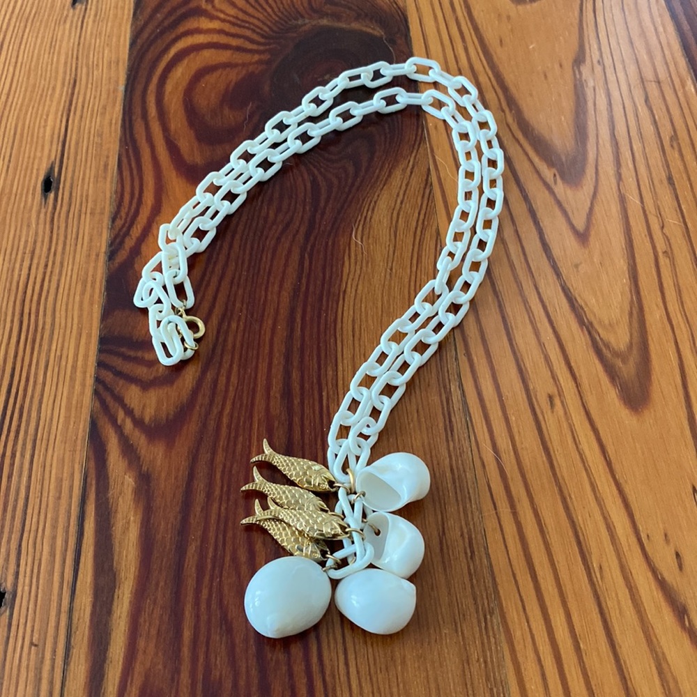 Long Shell / Fish Necklace - Picture 3 of 5